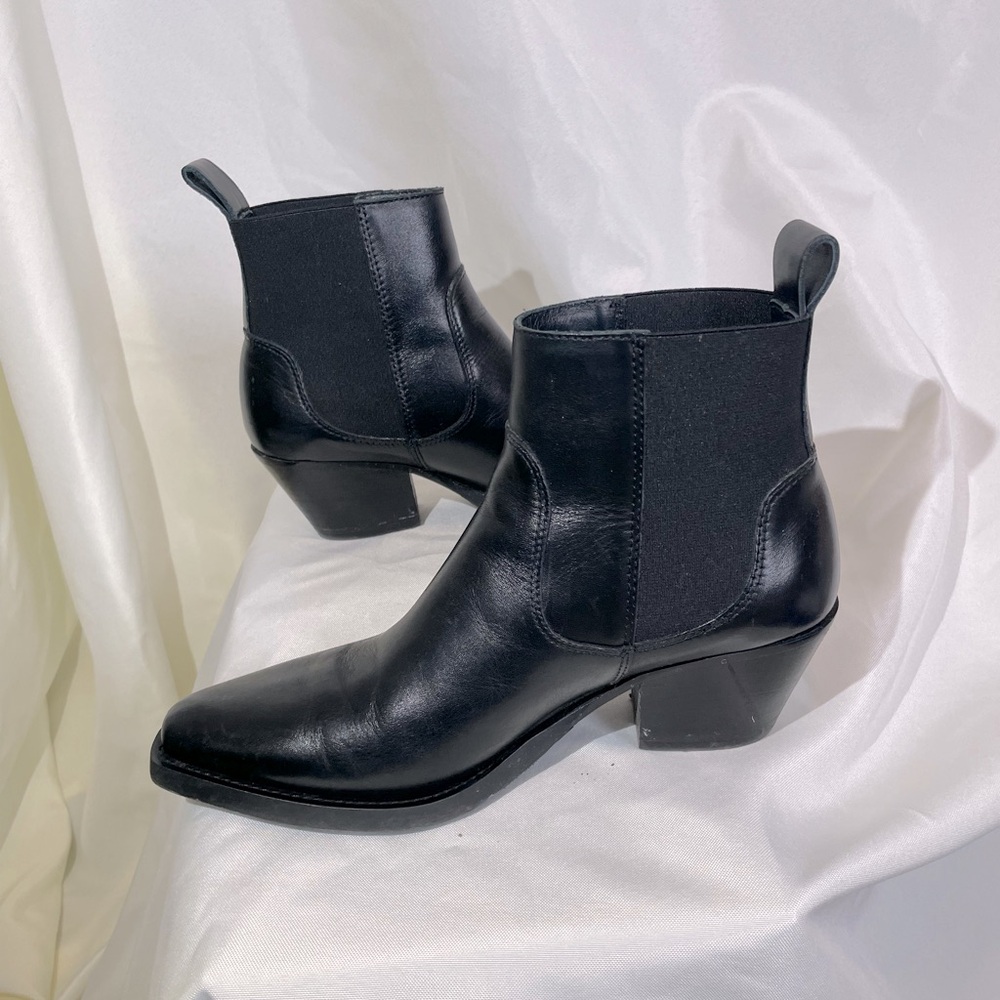 Italian black leather boots, like new size 7 1/2